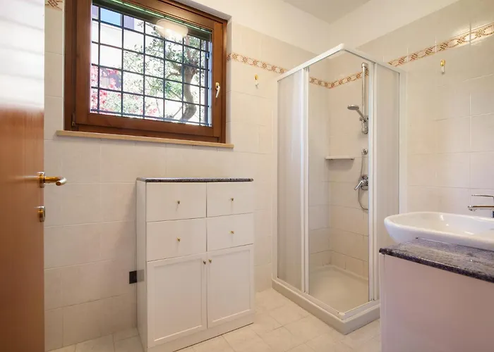 Eli House * كافايون فيرونيسي